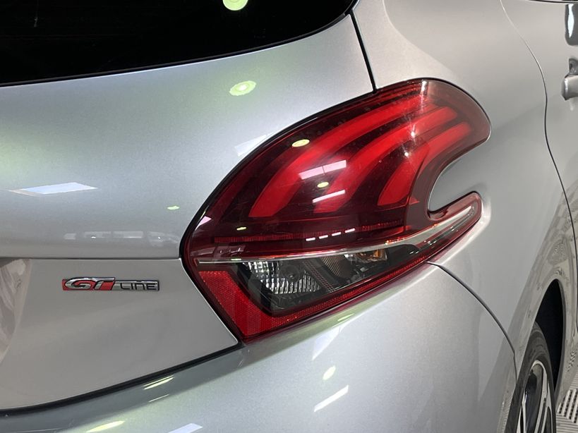PEUGEOT 208 2019 - Photo n°7