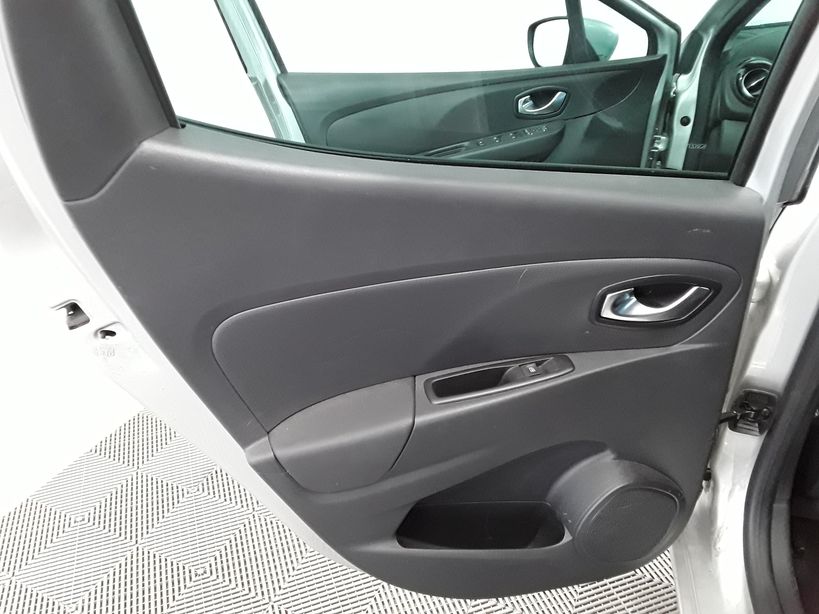 RENAULT CLIO IV 2019 - Photo n°11