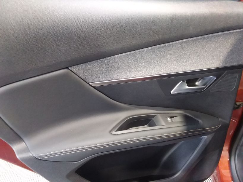 PEUGEOT 3008 2019 - Photo n°15