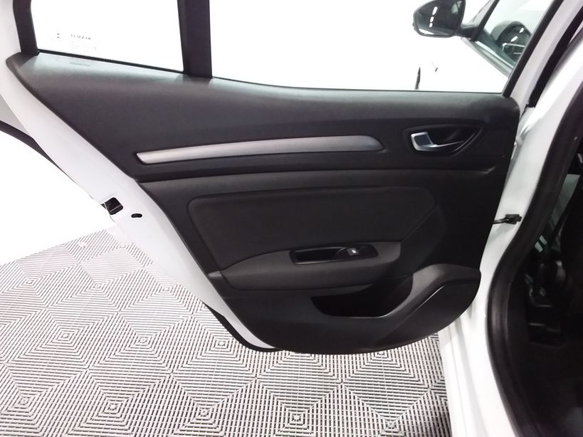 RENAULT MEGANE IV BERLINE 2023 - Photo n°24