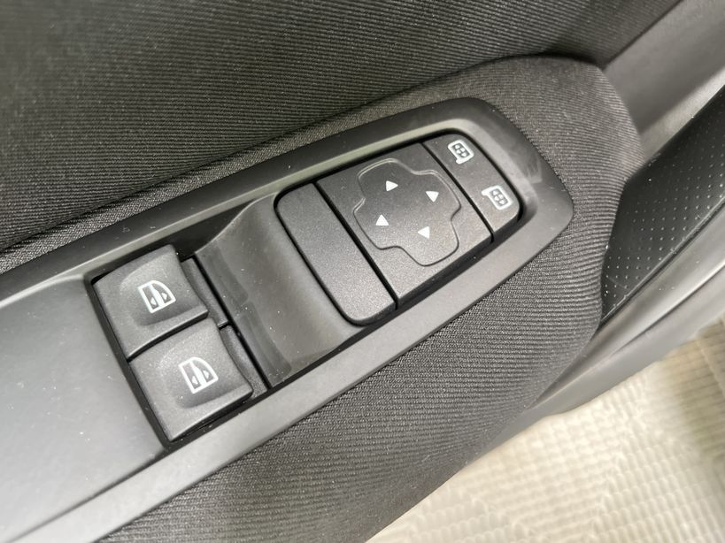 RENAULT MEGANE IV ESTATE 2017 - Photo n°32