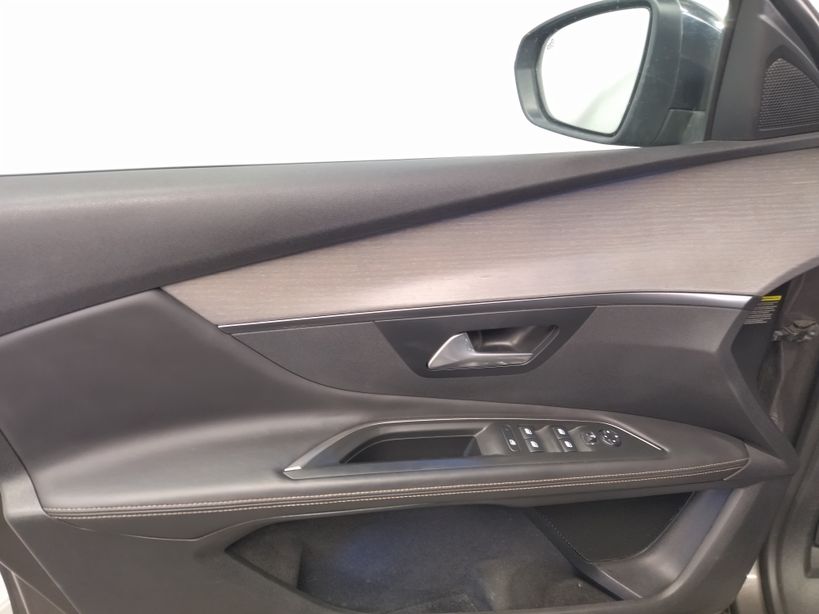 PEUGEOT 3008 2018 - Photo n°11