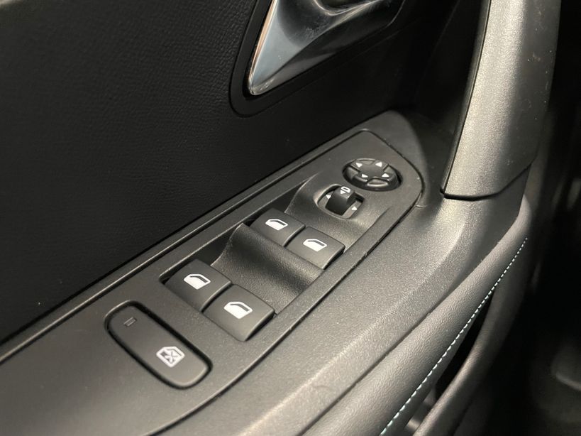 PEUGEOT 2008 2023 - Photo n°15