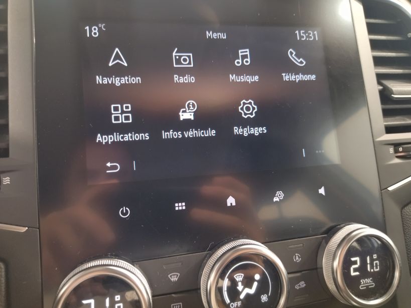 RENAULT MEGANE IV BERLINE 2021 - Photo n°20