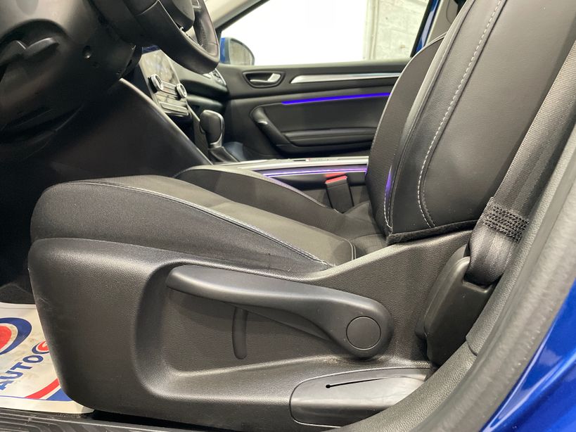 RENAULT MEGANE IV BERLINE 2022 - Photo n°36