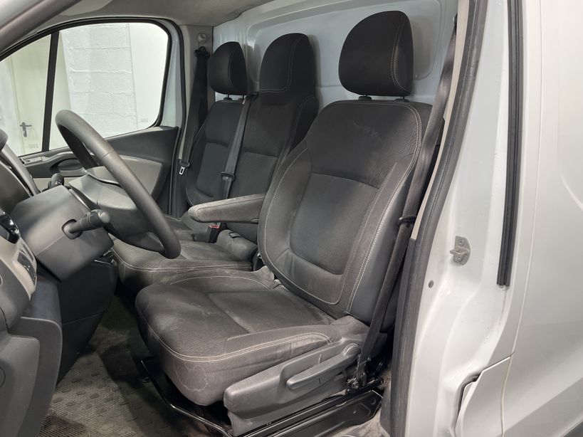 RENAULT TRAFIC FOURGON 2019 - Photo n°9