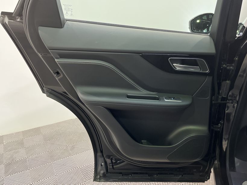 JAGUAR F PACE 2019 - Photo n°38