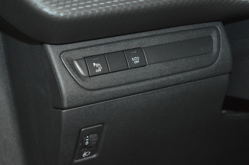 PEUGEOT 208 2019 - Photo n°10