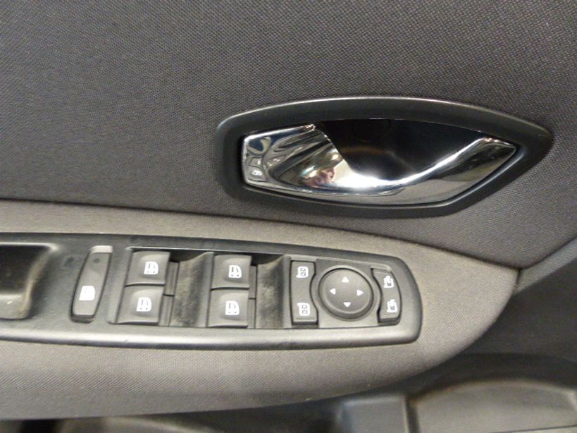 RENAULT GRAND SCENIC III 2015 - Photo n°18