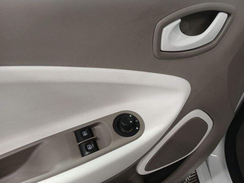 RENAULT ZOE 2017 - Photo n°23