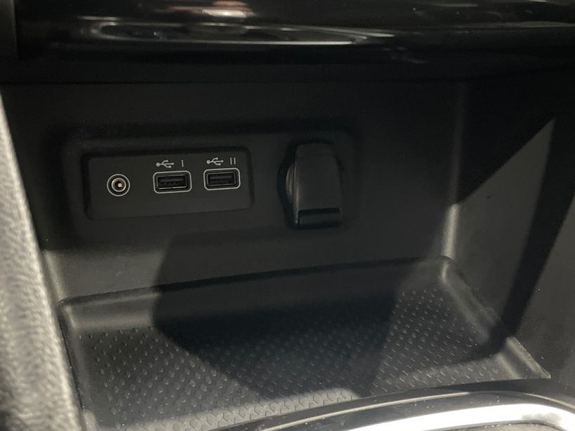 RENAULT MEGANE IV BERLINE 2023 - Photo n°19