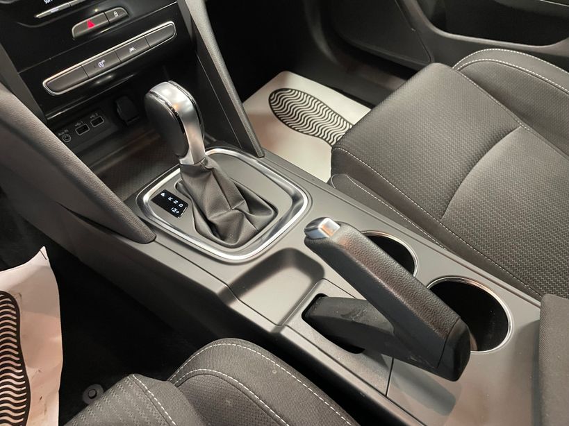 RENAULT MEGANE IV ESTATE 2022 - Photo n°23