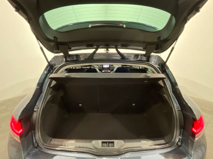 RENAULT MEGANE IV BERLINE 2023 - Photo n°49