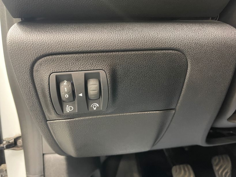 RENAULT MEGANE IV ESTATE 2022 - Photo n°16