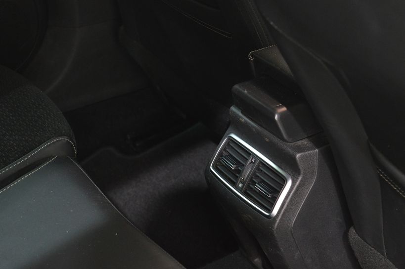 RENAULT MEGANE IV BERLINE 2019 - Photo n°7