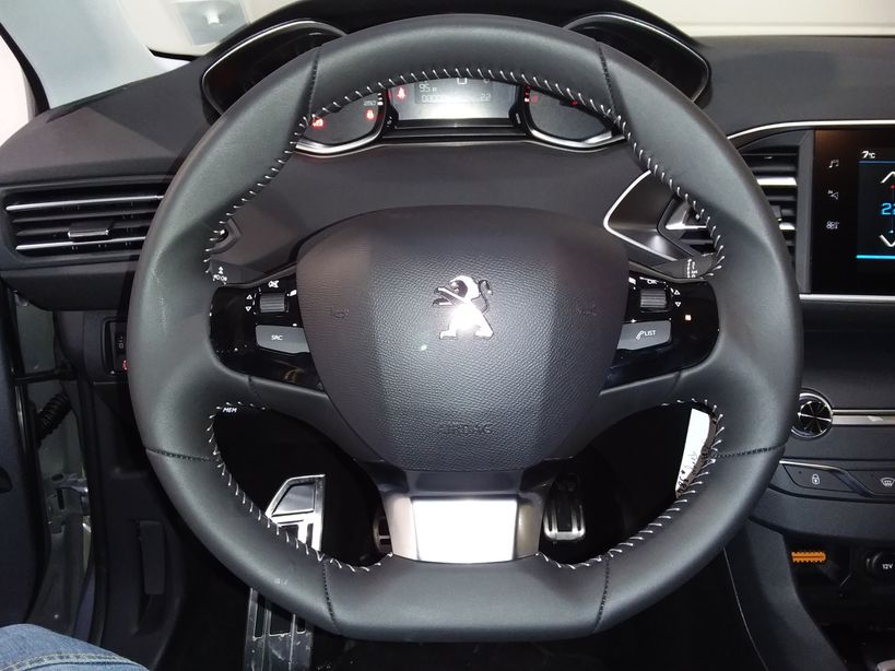 PEUGEOT 308 SW 2021 - Photo n°17