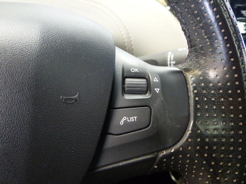 PEUGEOT 208 2014 - Photo n°1