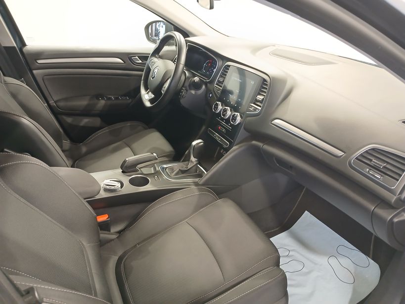 RENAULT MEGANE IV BERLINE 2021 - Photo n°8