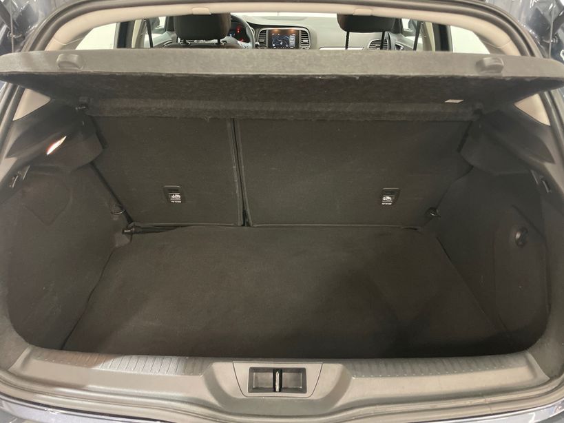 RENAULT MEGANE IV BERLINE 2023 - Photo n°10