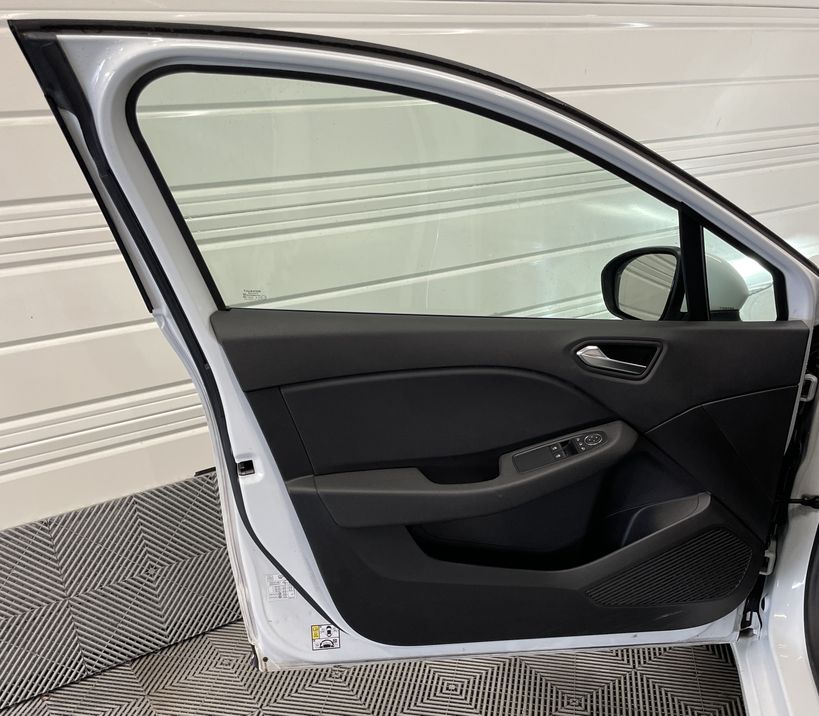 RENAULT CLIO V 2021 - Photo n°15
