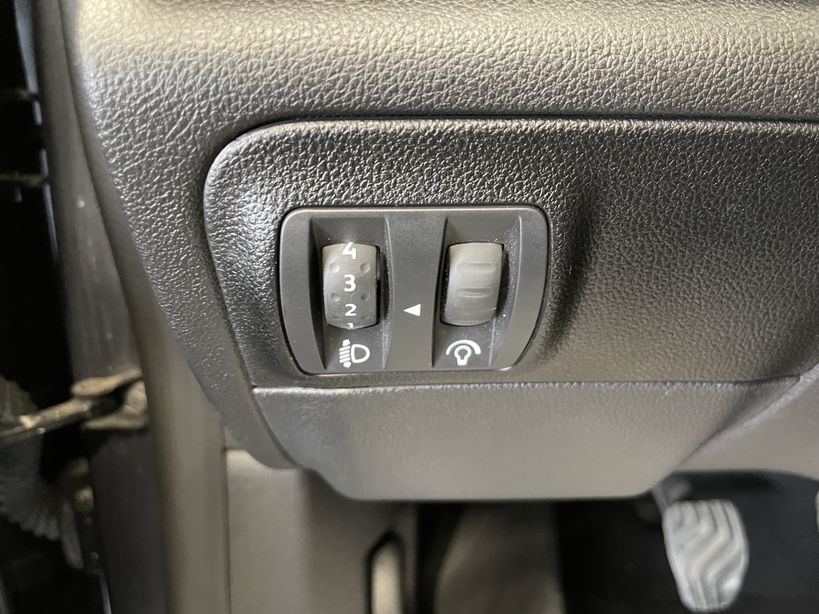 RENAULT MEGANE IV BERLINE 2022 - Photo n°17