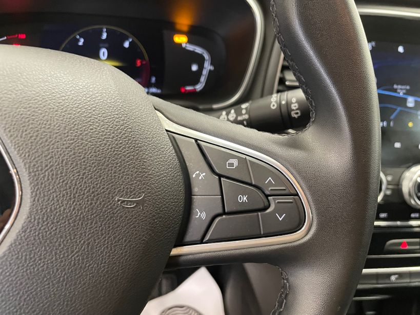 RENAULT MEGANE IV BERLINE 2021 - Photo n°19