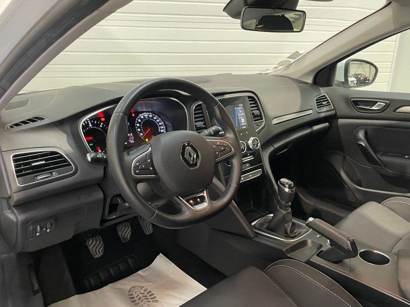 RENAULT MEGANE IV ESTATE 2022 - Photo n°10