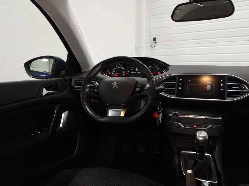 PEUGEOT 308 2019 - Photo n°16