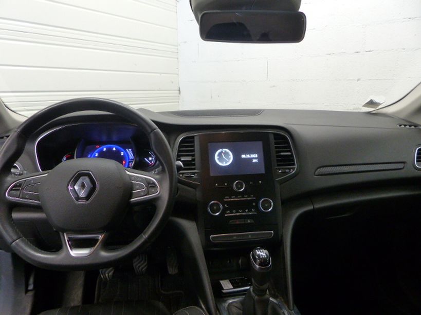 RENAULT MEGANE IV BERLINE 2019 - Photo n°8