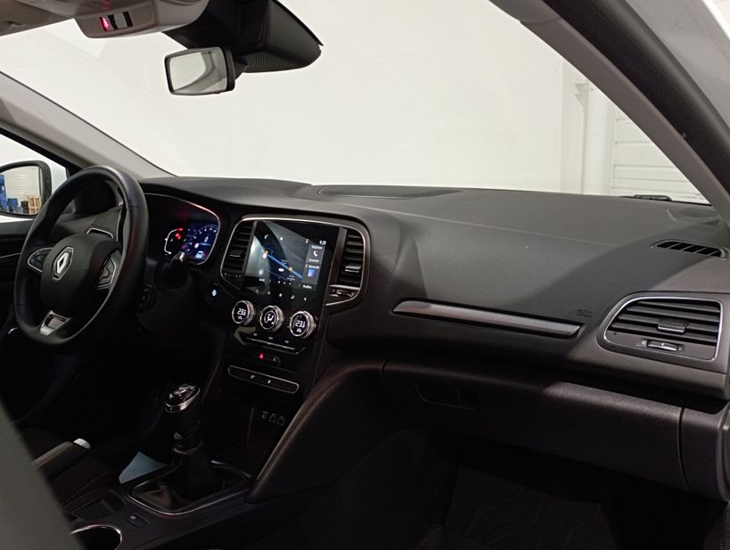 RENAULT MEGANE IV BERLINE 2021 - Photo n°9