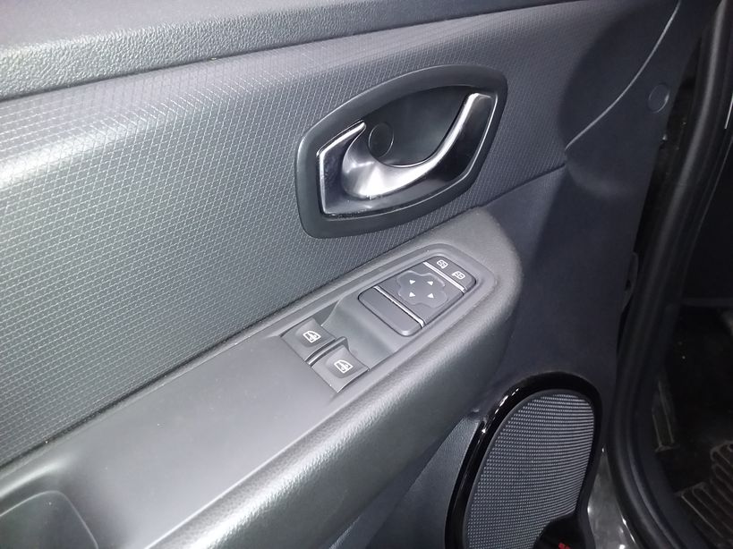 RENAULT CLIO IV BUSINESS 2017 - Photo n°12