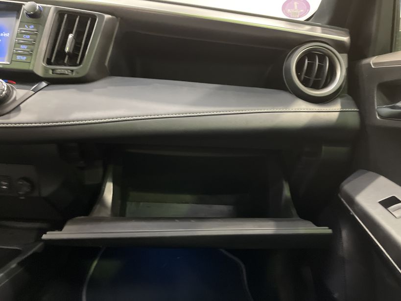 TOYOTA RAV4 HYBRIDE RC18 PRO 2019 - Photo n°23
