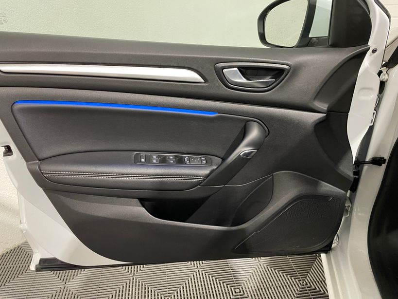 RENAULT MEGANE IV BERLINE 2022 - Photo n°37