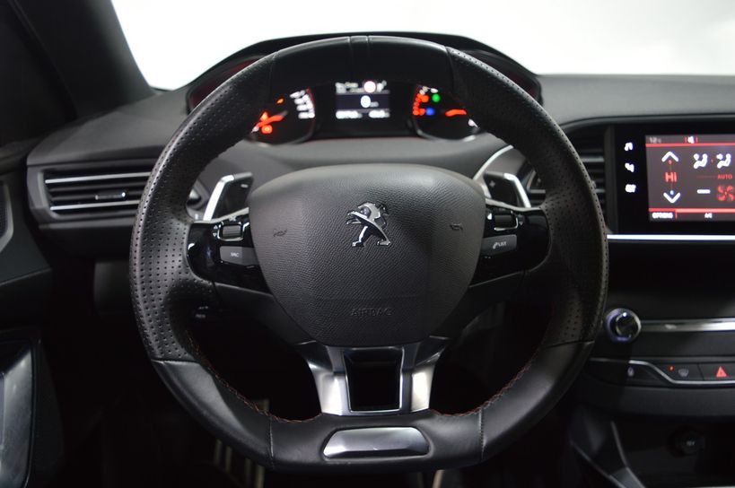 PEUGEOT 308 2019 - Photo n°11