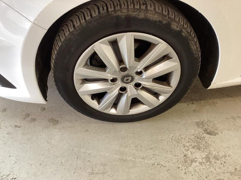 RENAULT MEGANE IV BERLINE 2021 - Photo n°3