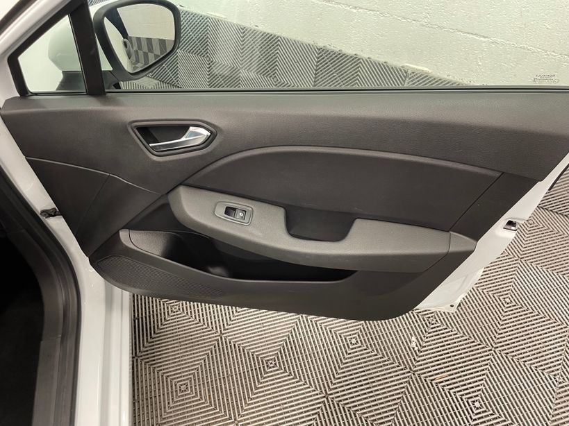 RENAULT CLIO V 2021 - Photo n°29