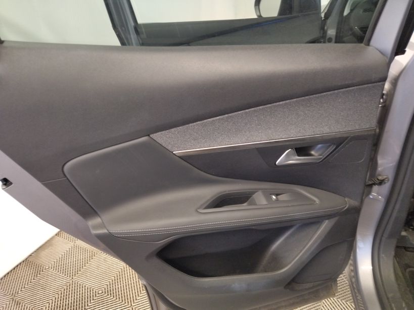 PEUGEOT 3008 2019 - Photo n°22