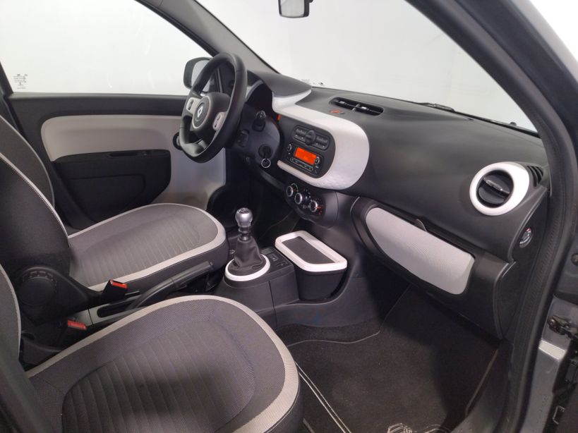 RENAULT TWINGO III 2017 - Photo n°8