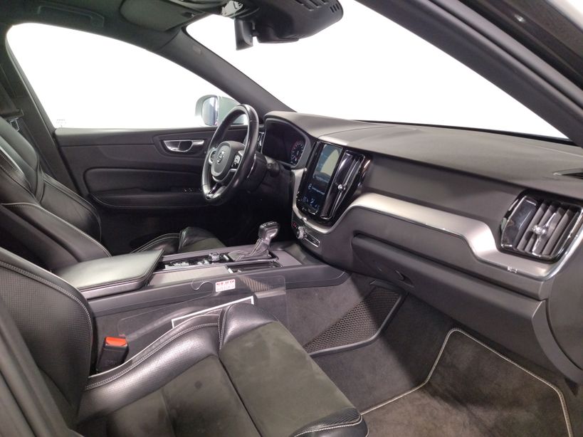 VOLVO XC60 2018 - Photo n°8