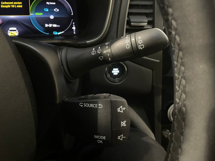 RENAULT MEGANE IV ESTATE 2022 - Photo n°36