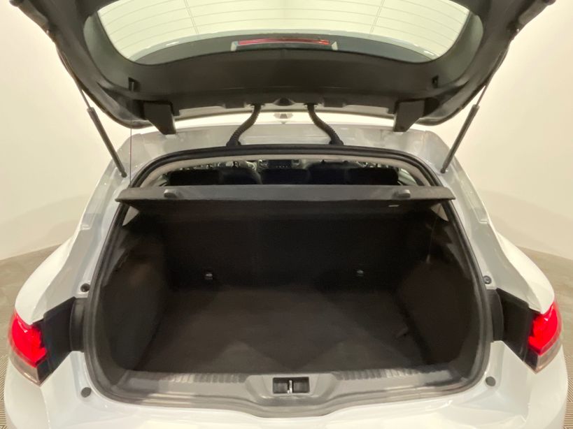 RENAULT MEGANE IV BERLINE 2023 - Photo n°51