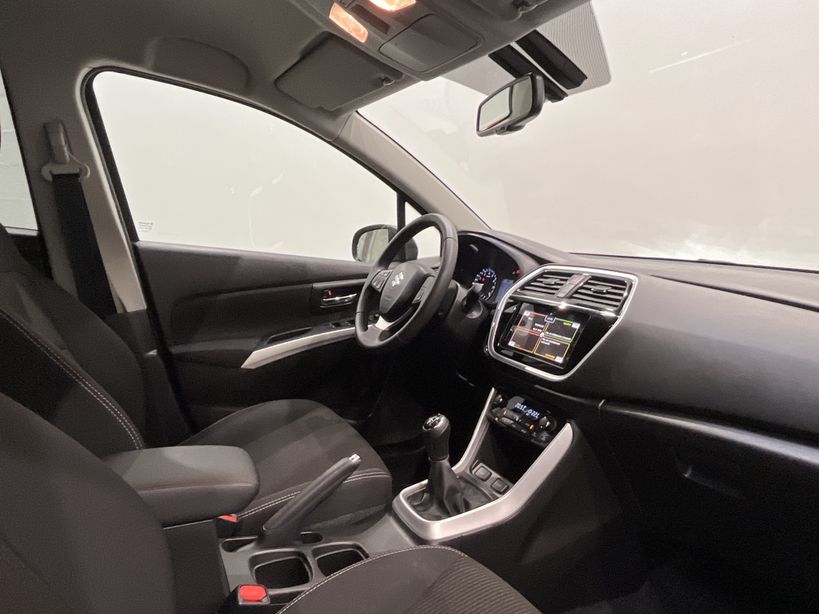 SUZUKI S CROSS 2019 - Photo n°19