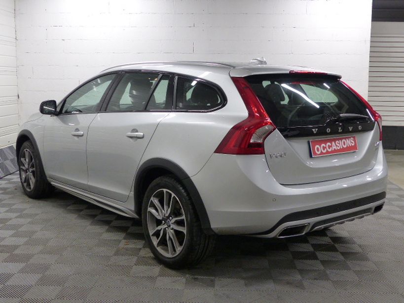 VOLVO V60 CROSS COUNTRY 2015 - Photo n°4