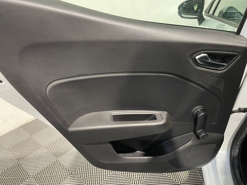 RENAULT CLIO V 2021 - Photo n°16