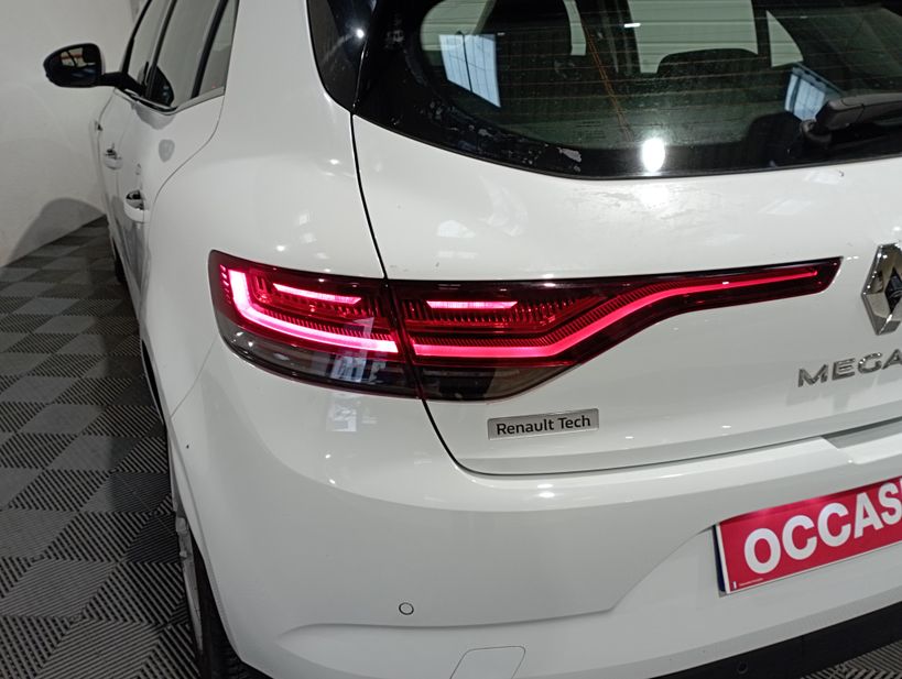 RENAULT MEGANE IV BERLINE 2021 - Photo n°8