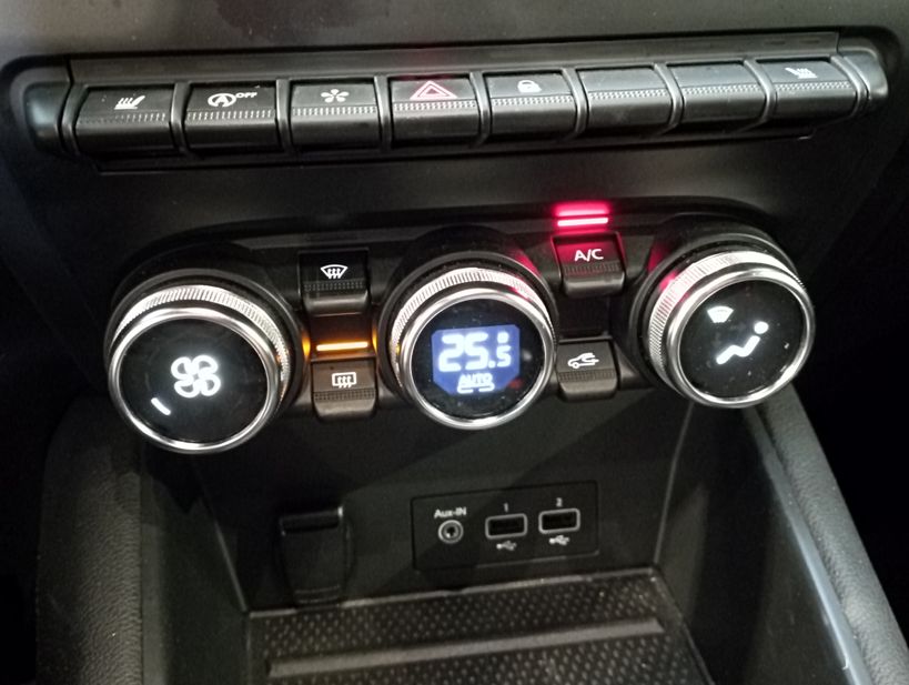 RENAULT CAPTUR 2021 - Photo n°26