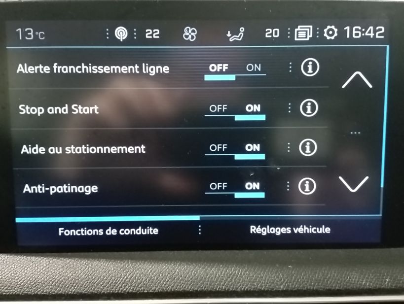 PEUGEOT 3008 2019 - Photo n°17