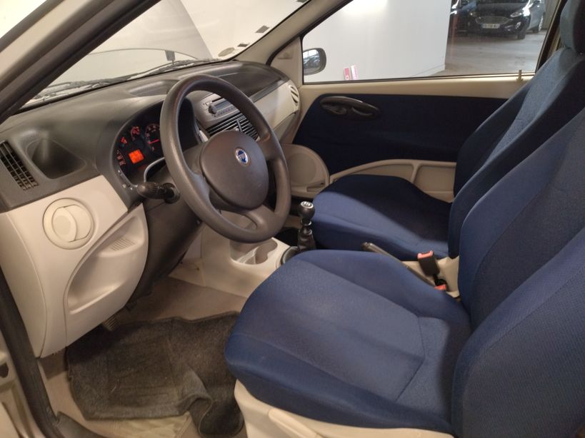 FIAT PUNTO 2004 - Photo n°6