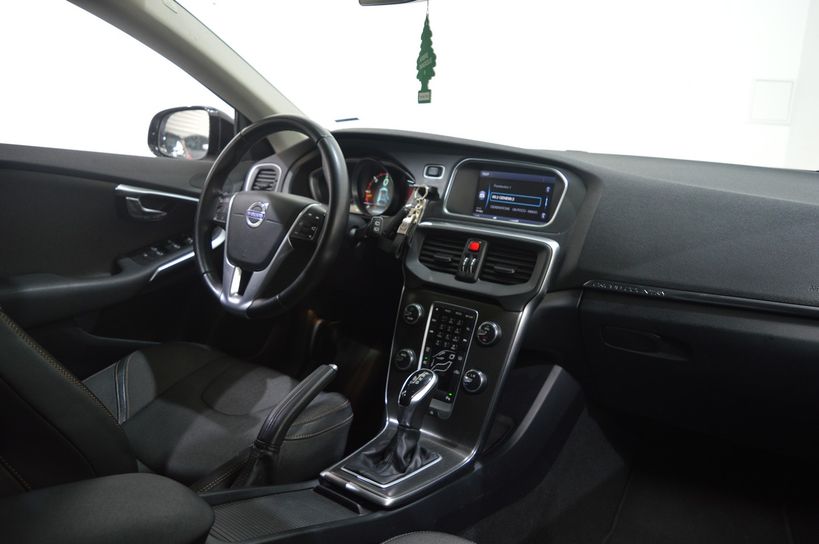 VOLVO V40 CROSS COUNTRY 2014 - Photo n°8