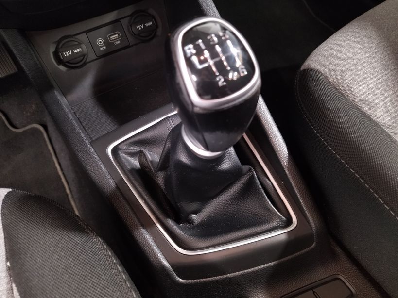 HYUNDAI i20 2015 - Photo n°13